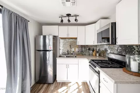 Kitchen - 1118 E Colter St, Phoenix, AZ 85014 photo 5 of 5