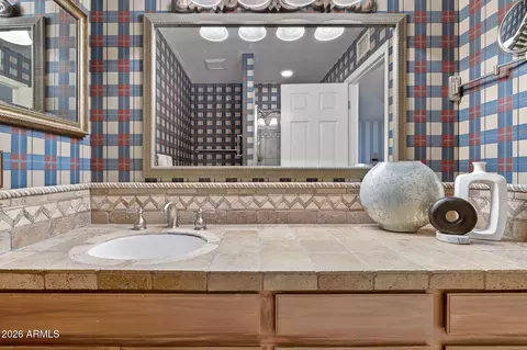 Bath - 6814 N 17th Pl, Phoenix, AZ 85016 photo 6 of 6