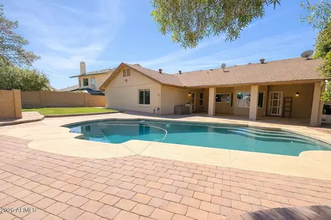 1906 E Caroline Ln, Tempe, AZ 85284