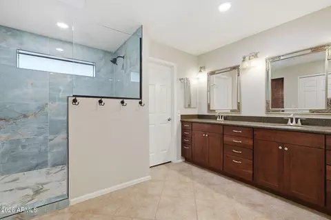 Bath - 1906 E Caroline Ln, Tempe, AZ 85284 photo 1 of 2