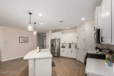 Kitchen - 11548 E Corbin Ave, Mesa, AZ 85212 photo 2 of 3
