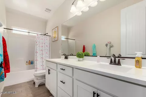 Bath - 11548 E Corbin Ave, Mesa, AZ 85212 photo 2 of 2