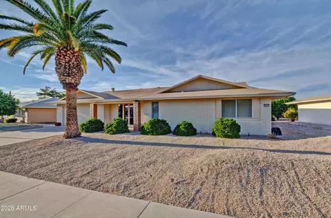 10122 W Willowcreek Cir, Sun City, AZ 85373