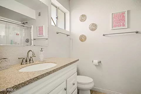 Bath - 4202 W Aster Dr, Phoenix, AZ 85029 photo 1 of 2