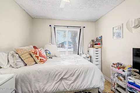 Bedroom - 4202 W Aster Dr, Phoenix, AZ 85029 photo 5 of 6