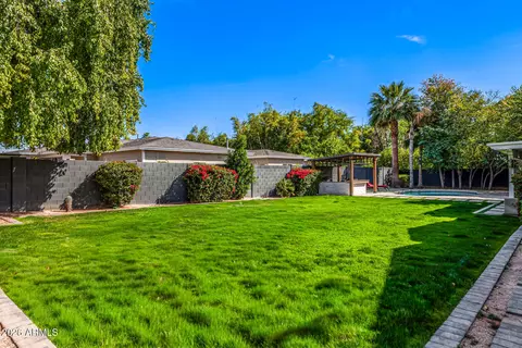 Exterior - 5655 N 4th St, Phoenix, AZ 85012 photo 12 of 15
