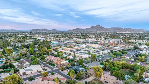 View/Area - 5655 N 4th St, Phoenix, AZ 85012 photo 5 of 5