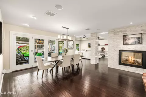 Dining - 5655 N 4th St, Phoenix, AZ 85012 photo 2 of 4