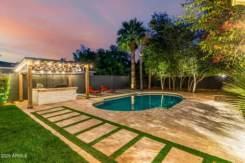 Exterior - 5655 N 4th St, Phoenix, AZ 85012 photo 1 of 15
