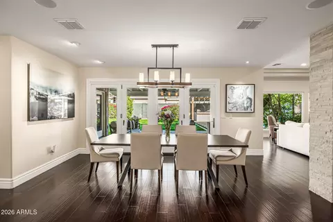 Dining - 5655 N 4th St, Phoenix, AZ 85012 photo 3 of 4