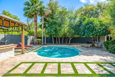 Exterior - 5655 N 4th St, Phoenix, AZ 85012 photo 7 of 15