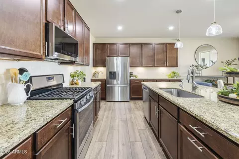 Kitchen - 10304 E Tahoe Ave, Mesa, AZ 85212 photo 4 of 5