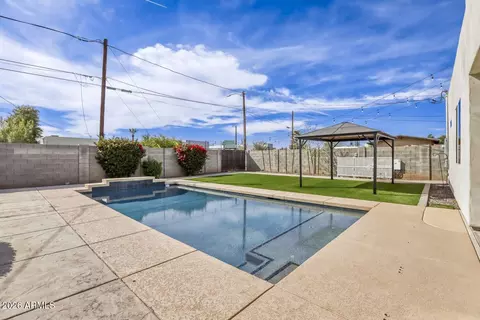 Exterior - 1005 E Weldon Ave, Phoenix, AZ 85014 photo 3 of 4