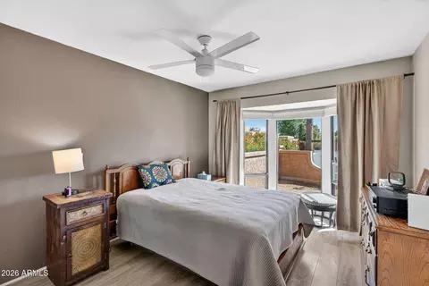 Bedroom - 934 E Becker Ln, Phoenix, AZ 85020 photo 2 of 2