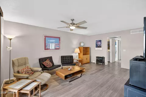 Living - 934 E Becker Ln, Phoenix, AZ 85020 photo 2 of 2