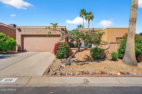 934 E Becker Ln, Phoenix, AZ 85020
