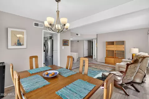 Dining - 934 E Becker Ln, Phoenix, AZ 85020 photo 1 of 1