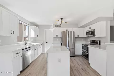 Kitchen - 941 E Potter Dr, Phoenix, AZ 85024 photo 1 of 5