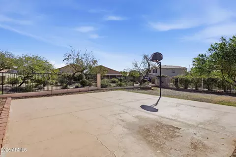 Exterior - 941 E Potter Dr, Phoenix, AZ 85024 photo 4 of 8