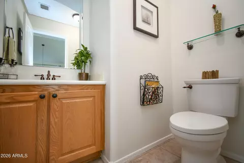 Bath - 519 E Hiddenview Dr, Phoenix, AZ 85048 photo 1 of 4
