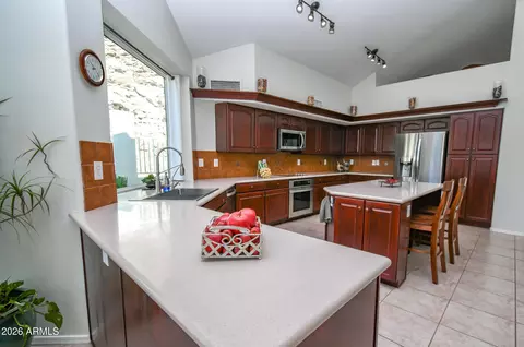 Kitchen - 519 E Hiddenview Dr, Phoenix, AZ 85048 photo 3 of 5
