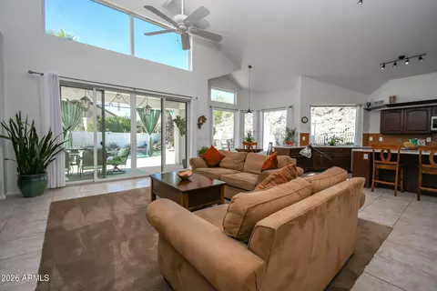 Living - 519 E Hiddenview Dr, Phoenix, AZ 85048 photo 3 of 8