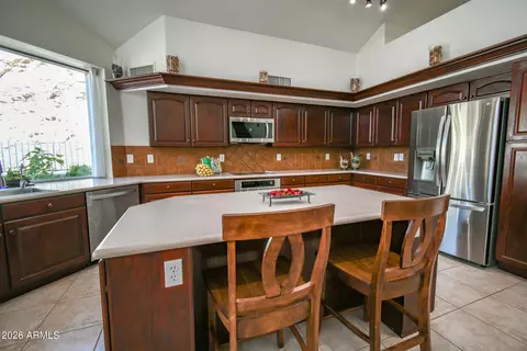Kitchen - 519 E Hiddenview Dr, Phoenix, AZ 85048 photo 5 of 5