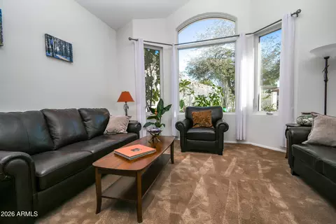 Living - 519 E Hiddenview Dr, Phoenix, AZ 85048 photo 1 of 8