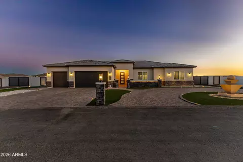 667 W Patrick Pl, San Tan Valley, AZ 85143