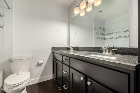Bath - 1649 W Royal Palm Rd, Phoenix, AZ 85021 photo 1 of 2