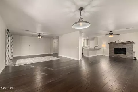 Living - 1649 W Royal Palm Rd, Phoenix, AZ 85021 photo 2 of 5