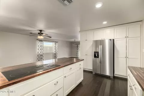 Kitchen - 1649 W Royal Palm Rd, Phoenix, AZ 85021 photo 1 of 2