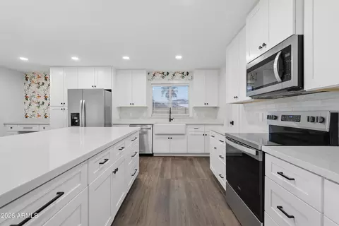 Kitchen - 2497 E Ivanhoe Ct, Gilbert, AZ 85295 photo 2 of 2