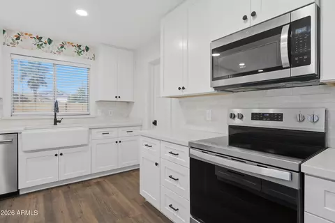 Kitchen - 2497 E Ivanhoe Ct, Gilbert, AZ 85295 photo 1 of 2