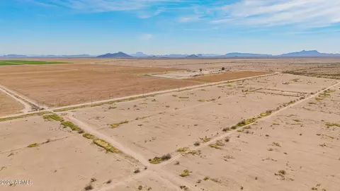 8303 S 536th Ave #133 & 135, Tonopah, AZ 85354