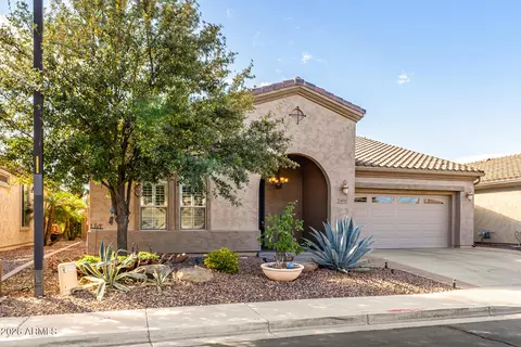 Exterior - 4033 E Narrowleaf Dr, Gilbert, AZ 85298 photo 3 of 6