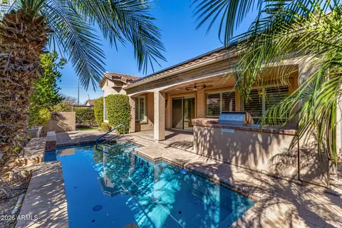 Exterior - 4033 E Narrowleaf Dr, Gilbert, AZ 85298 photo 5 of 6