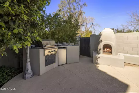 Exterior - 3208 E Orange Dr, Phoenix, AZ 85018 photo 2 of 4