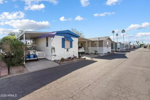 2121 N Center St #15, Mesa, AZ 85201