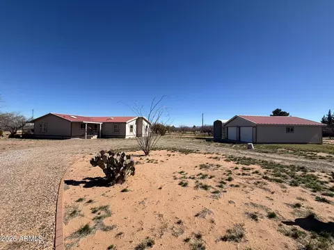 6455 E Nevada Dr, Hereford, AZ 85615