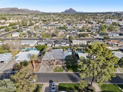 View/Area - 5735 N 11th St, Phoenix, AZ 85014 photo 2 of 3