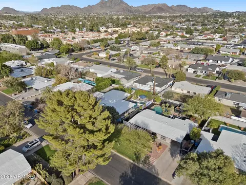 View/Area - 5735 N 11th St, Phoenix, AZ 85014 photo 1 of 3