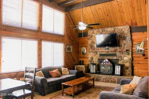 Living - 8532 W Hicks Cir, Strawberry, AZ 85544 photo 2 of 3