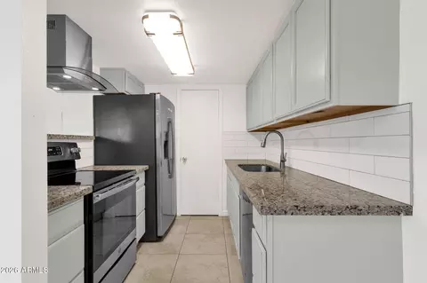 Kitchen - 4615 E Jones Ave, Phoenix, AZ 85040 photo 1 of 5