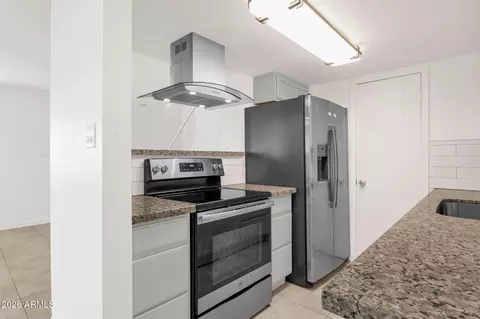 Kitchen - 4615 E Jones Ave, Phoenix, AZ 85040 photo 2 of 5