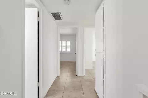 Entry Way - 4615 E Jones Ave, Phoenix, AZ 85040 photo 1 of 1