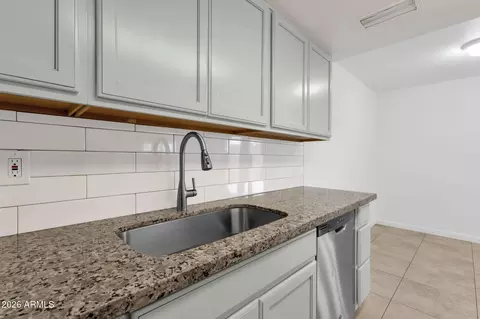 Kitchen - 4615 E Jones Ave, Phoenix, AZ 85040 photo 5 of 5