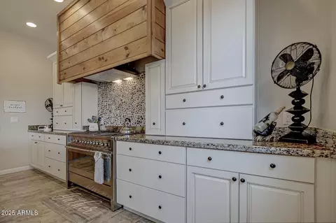 Kitchen - 5076 N Juniper Loop, Pine, AZ 85544 photo 1 of 3