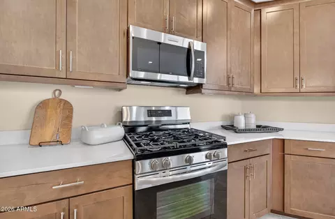 Kitchen - 3236 S 83rd Cir, Mesa, AZ 85212 photo 6 of 8