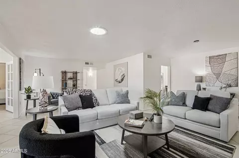 10418 W Prairie Hills Cir, Sun City, AZ 85351